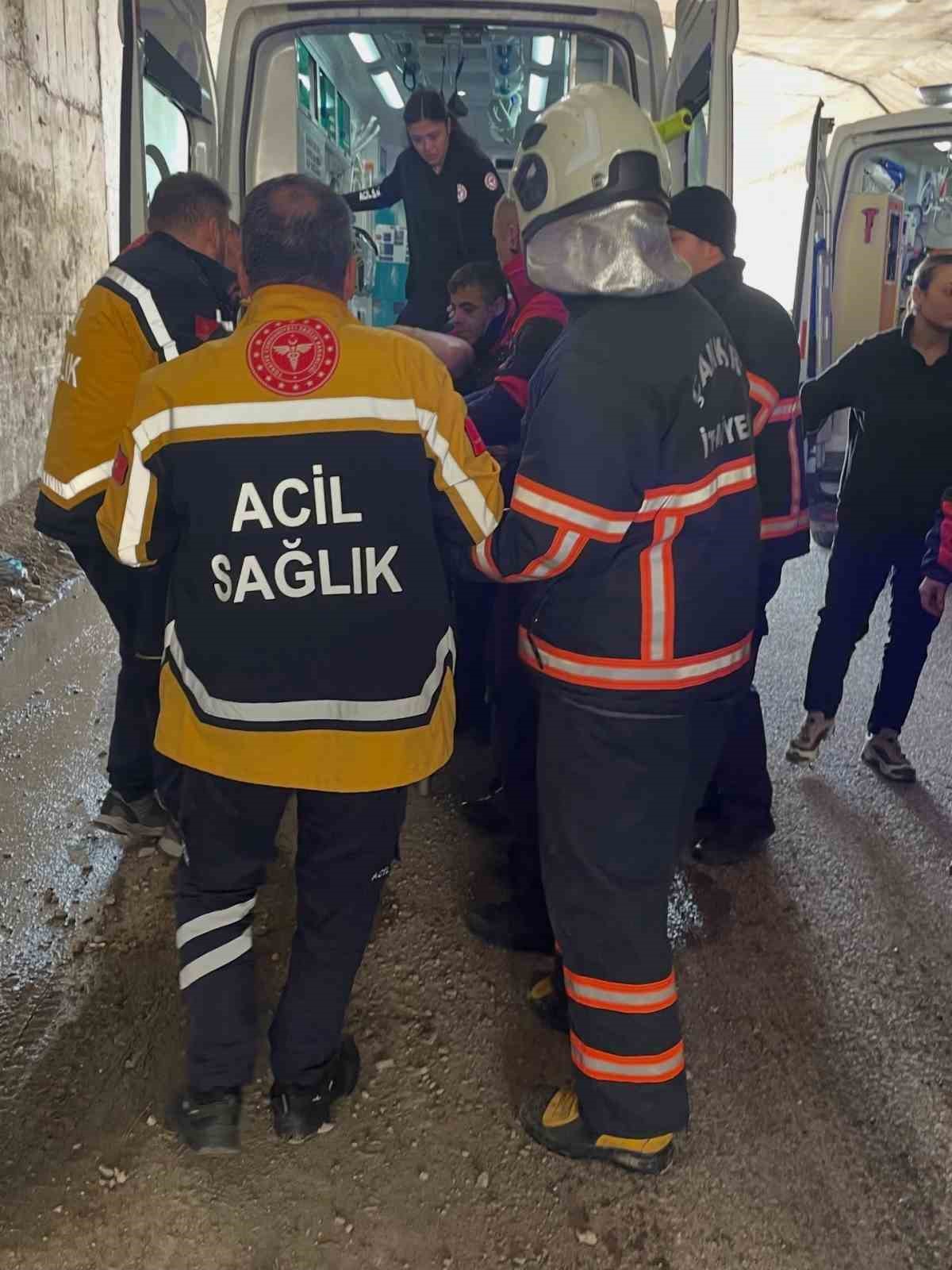 Çankırı’da devrilen tırdaki 4 kişi yaralandı
