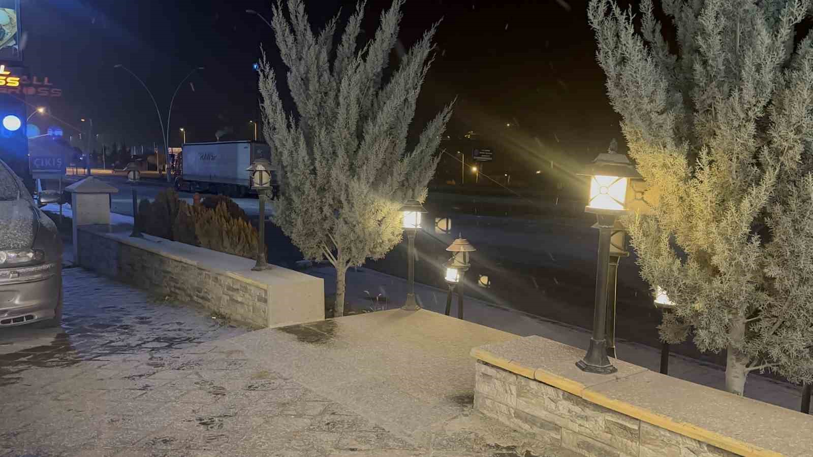 Çankırı’da kar yağışı etkili oluyor
