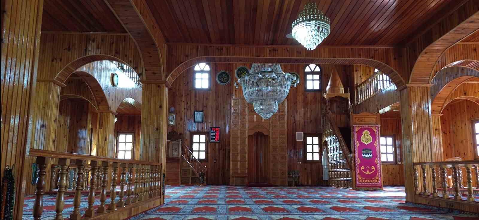 Çantı tekniğiyle inşa edilen çivisiz cami 2 asırdır ayakta
Çantı tekniğiyle inşa edilen çivisiz cami 2 asırdır ayakta
