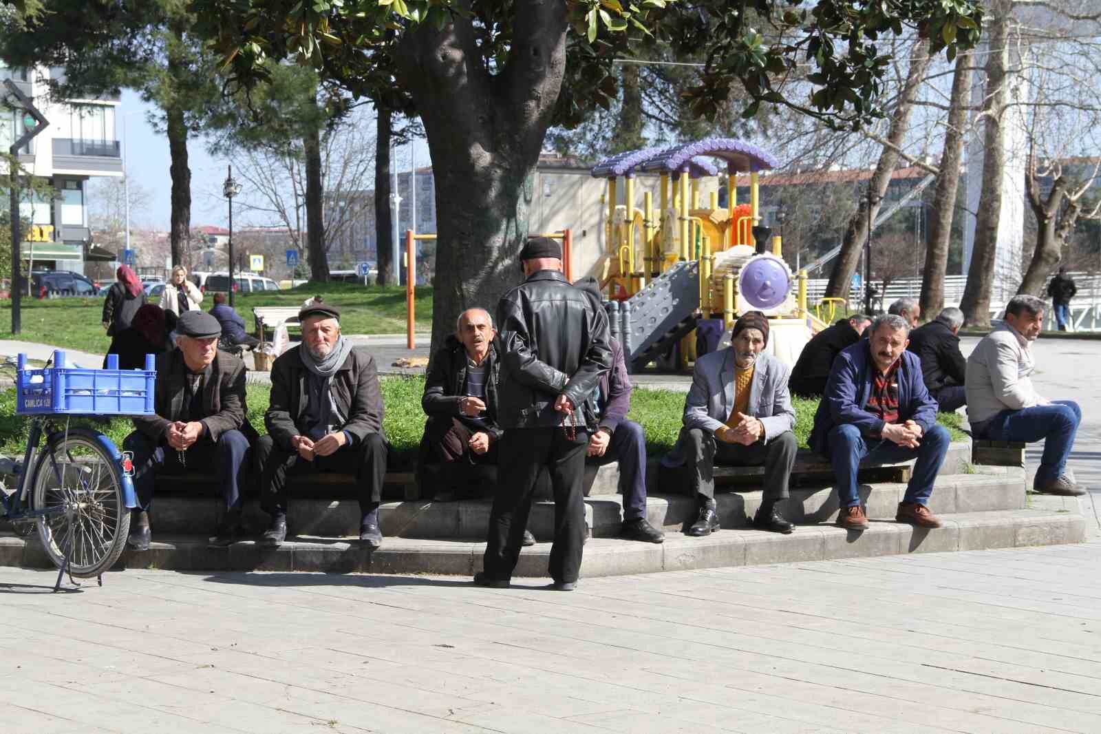 Çarşamba’da bahar: Vatandaşlar sokağa akın etti
