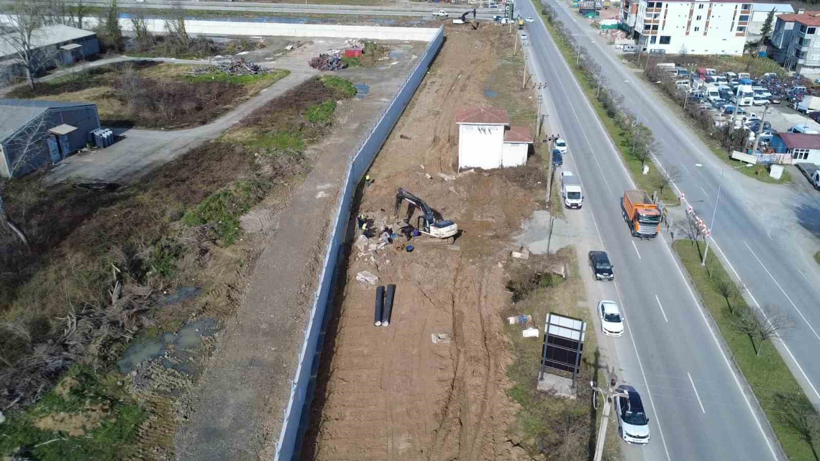 Çarşamba’da içme suyu hattı yenileme çalışması
