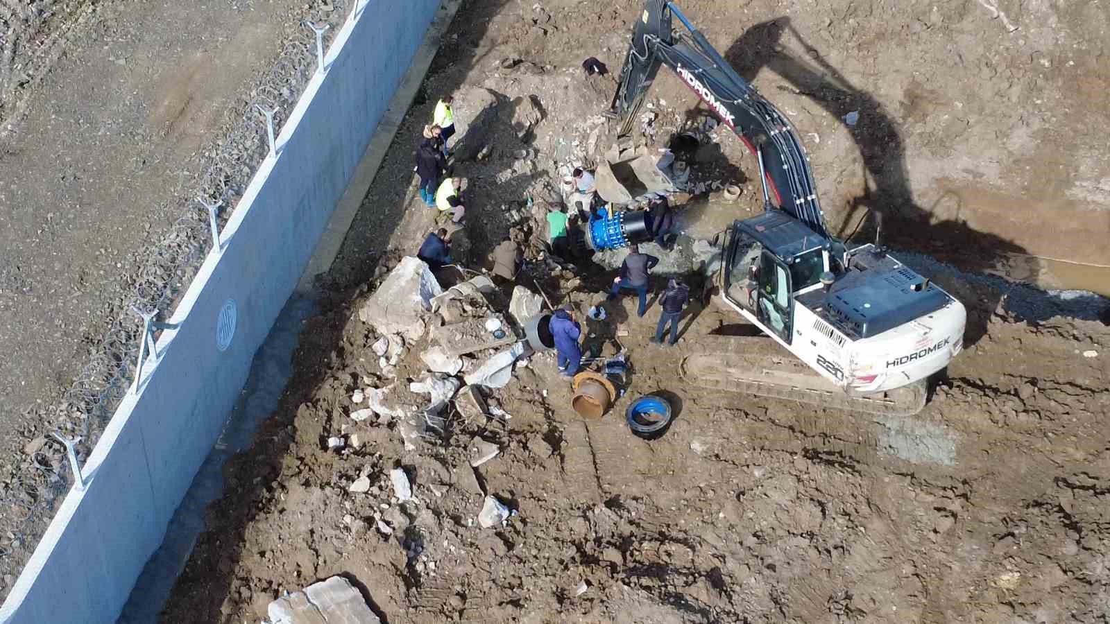 Çarşamba’da içme suyu hattı yenileme çalışması
