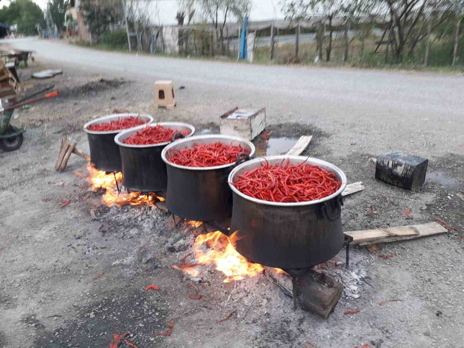 Çarşamba’nın tescilli lezzeti ’biber tuzu’ sofraları süslüyor
