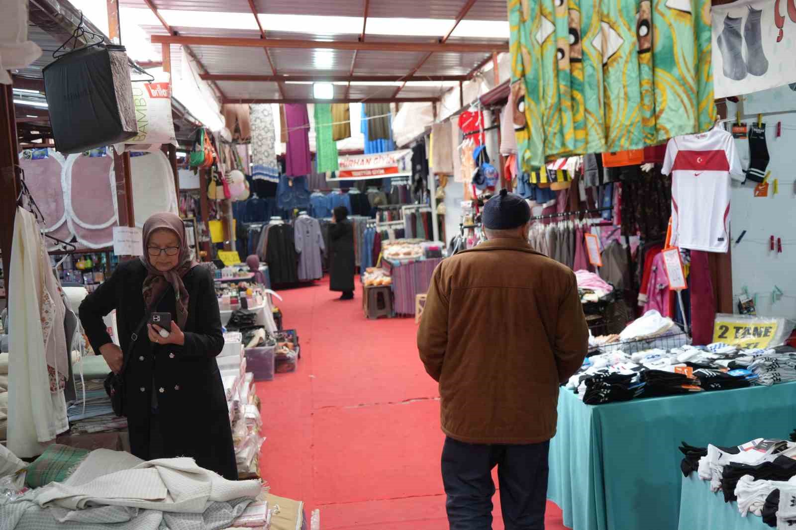 Çarşı-pazarda bayram hareketliliği
