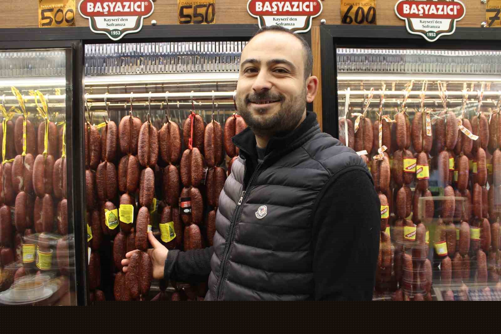 Çarşıda ramazan yoğunluğu devam ediyor
