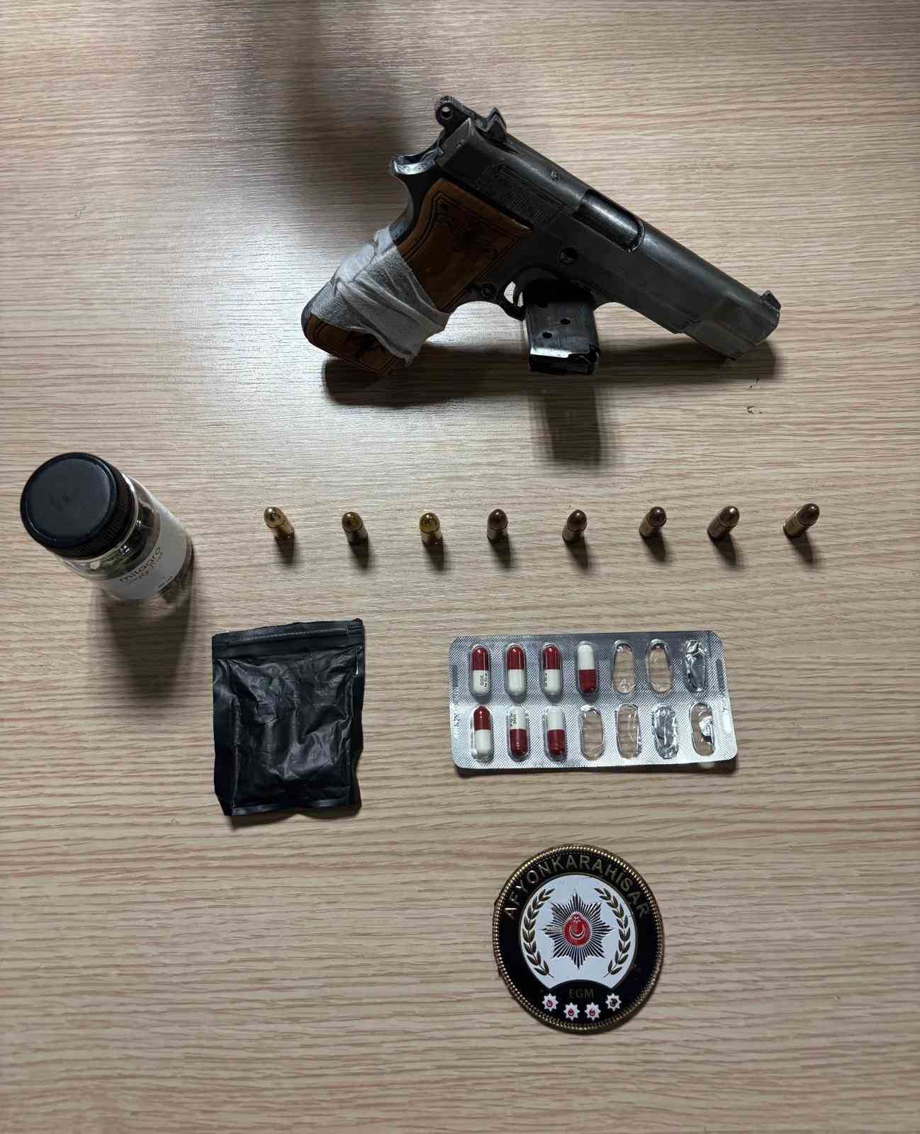 Çatal kaşık dahi çalan hırsızları polis yakaladı
