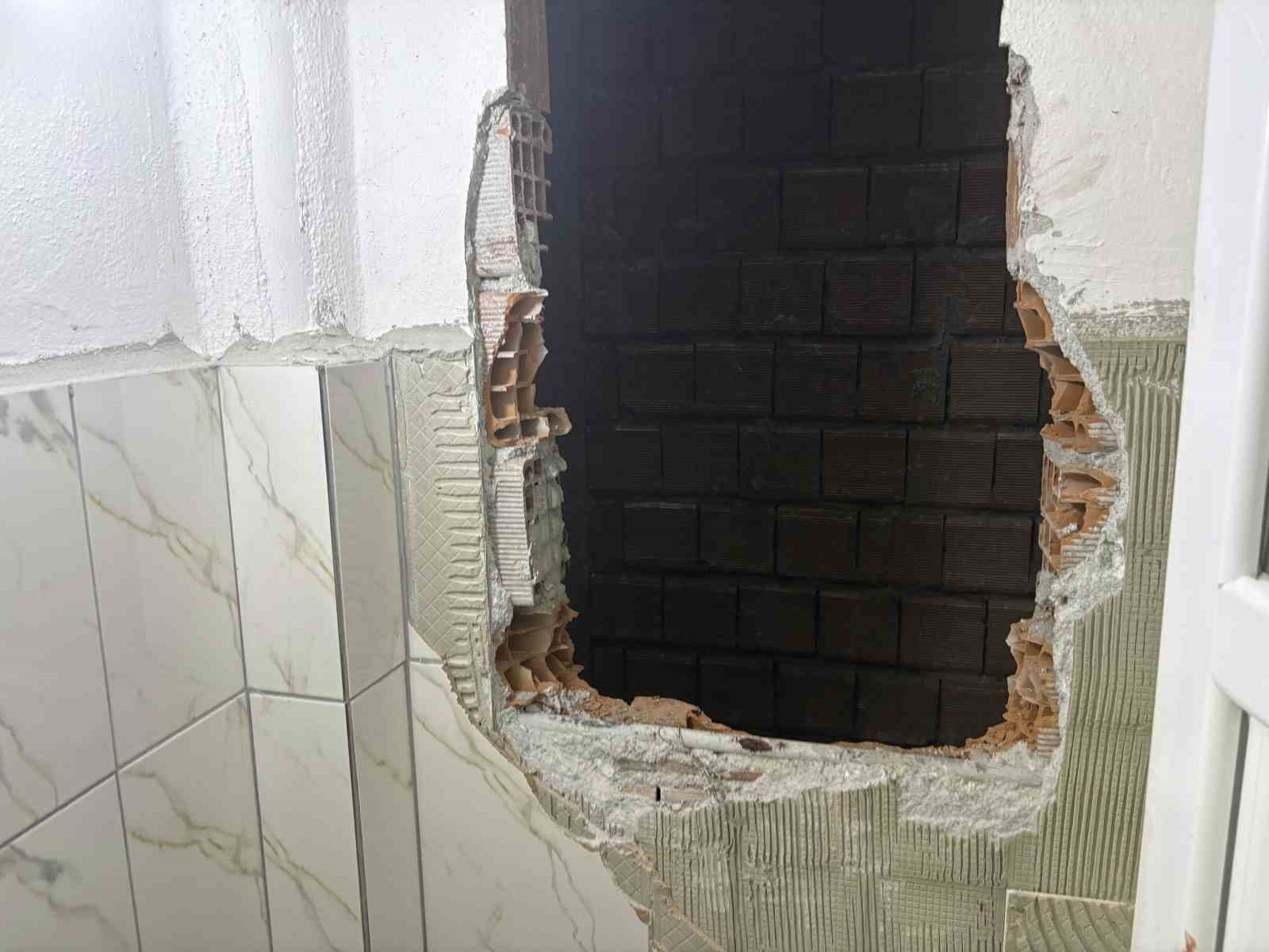 Çatıdan apartman boşluğuna düşen şahıs hayatını kaybetti
