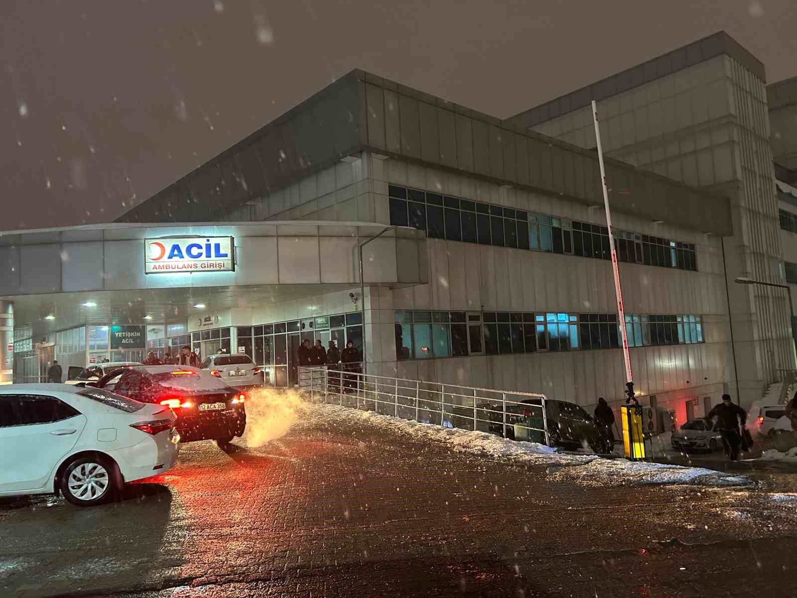 Çatıdan düşen kar kütlesinin altında kalan kadın hayatını kaybetti
