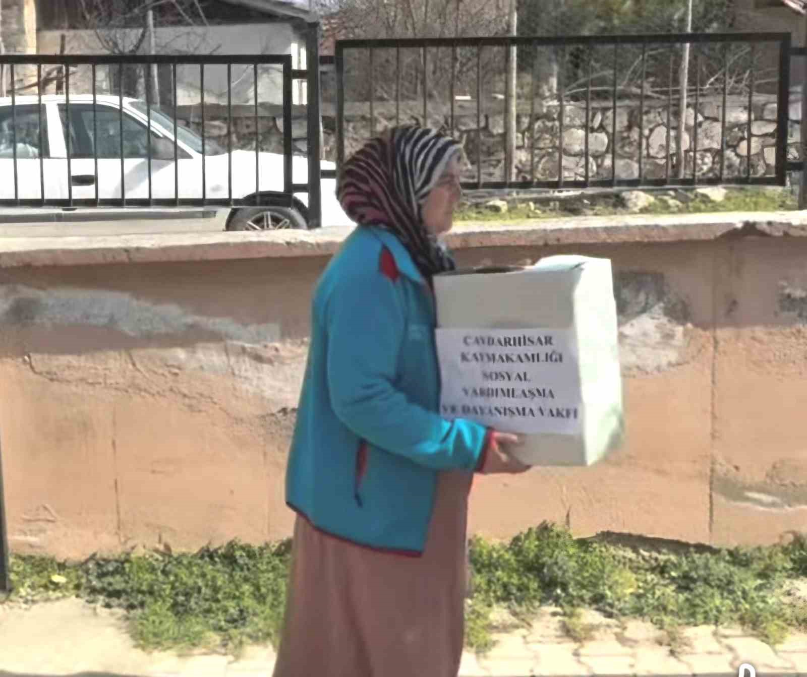 Çavdarhisar SYDV gıda yardım paketlerini ihtiyaç sahiplerine ulaştırdı
