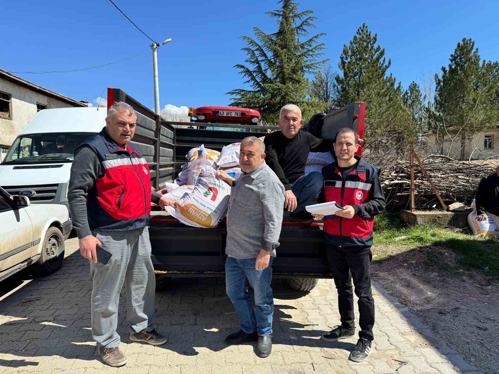 Çavdarhisar’da çiftçilere yüzde 50 ve yüzde 75 hibeli tohum dağıtıldı
