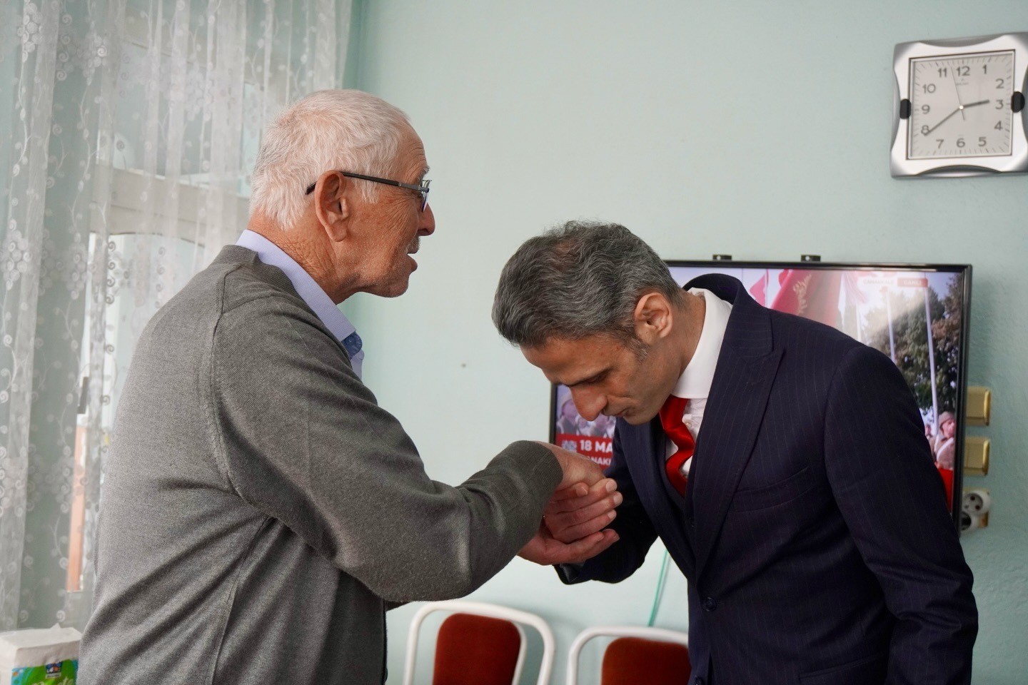 Çaycuma Kaymakamı Adem Kaya şehit ve gazi ailelerini ziyaret etti
