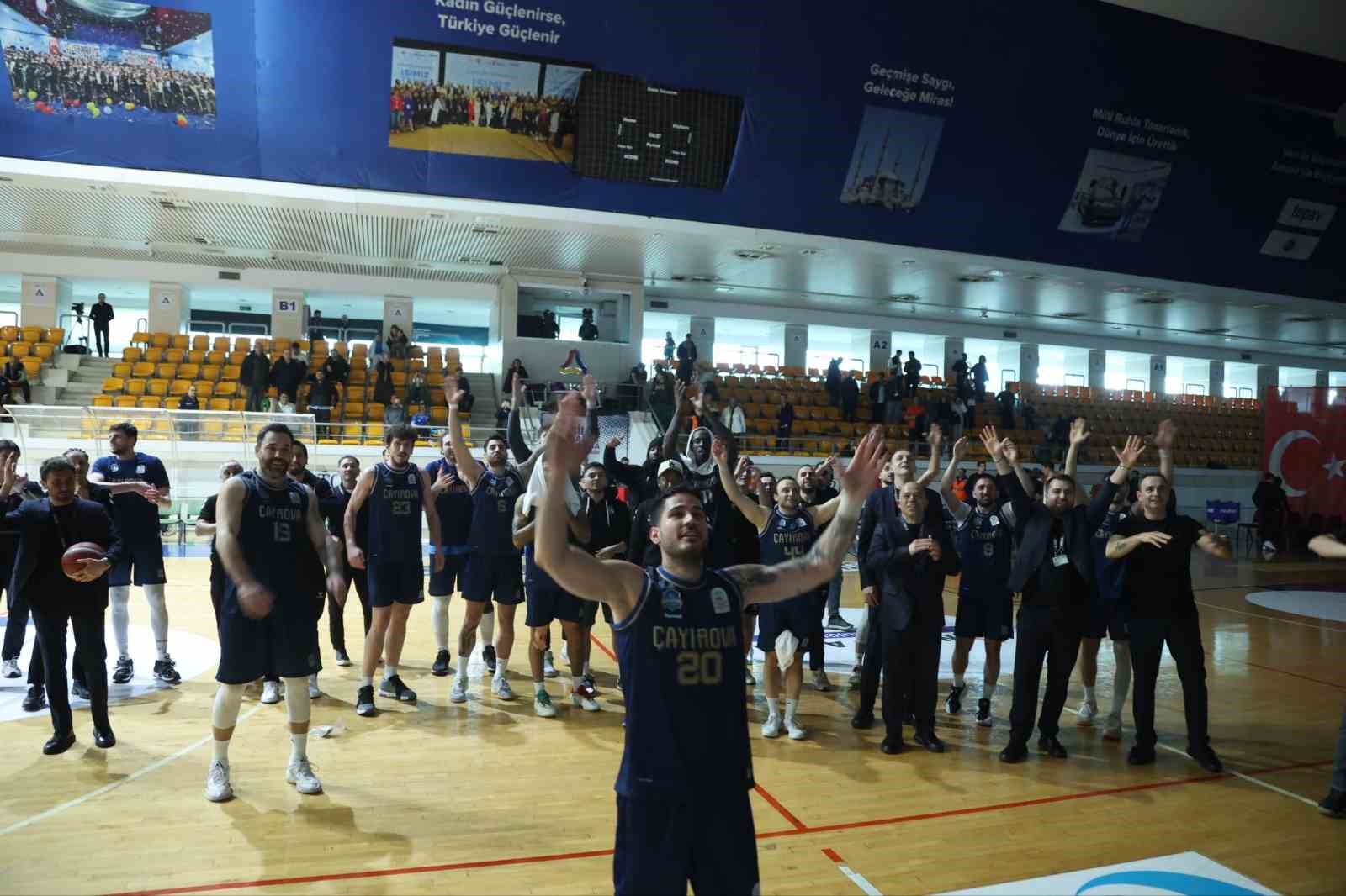 Çayırova Belediyesi sezonu şampiyon tamamladı
