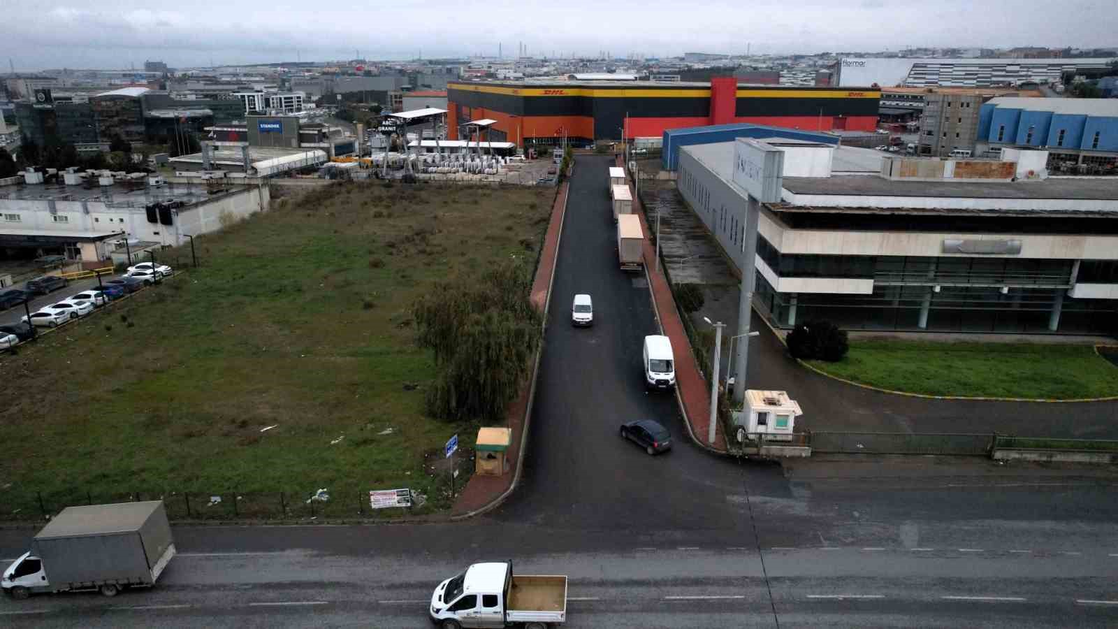 Çayırova’da hal binasına ulaşım güçlendirildi
