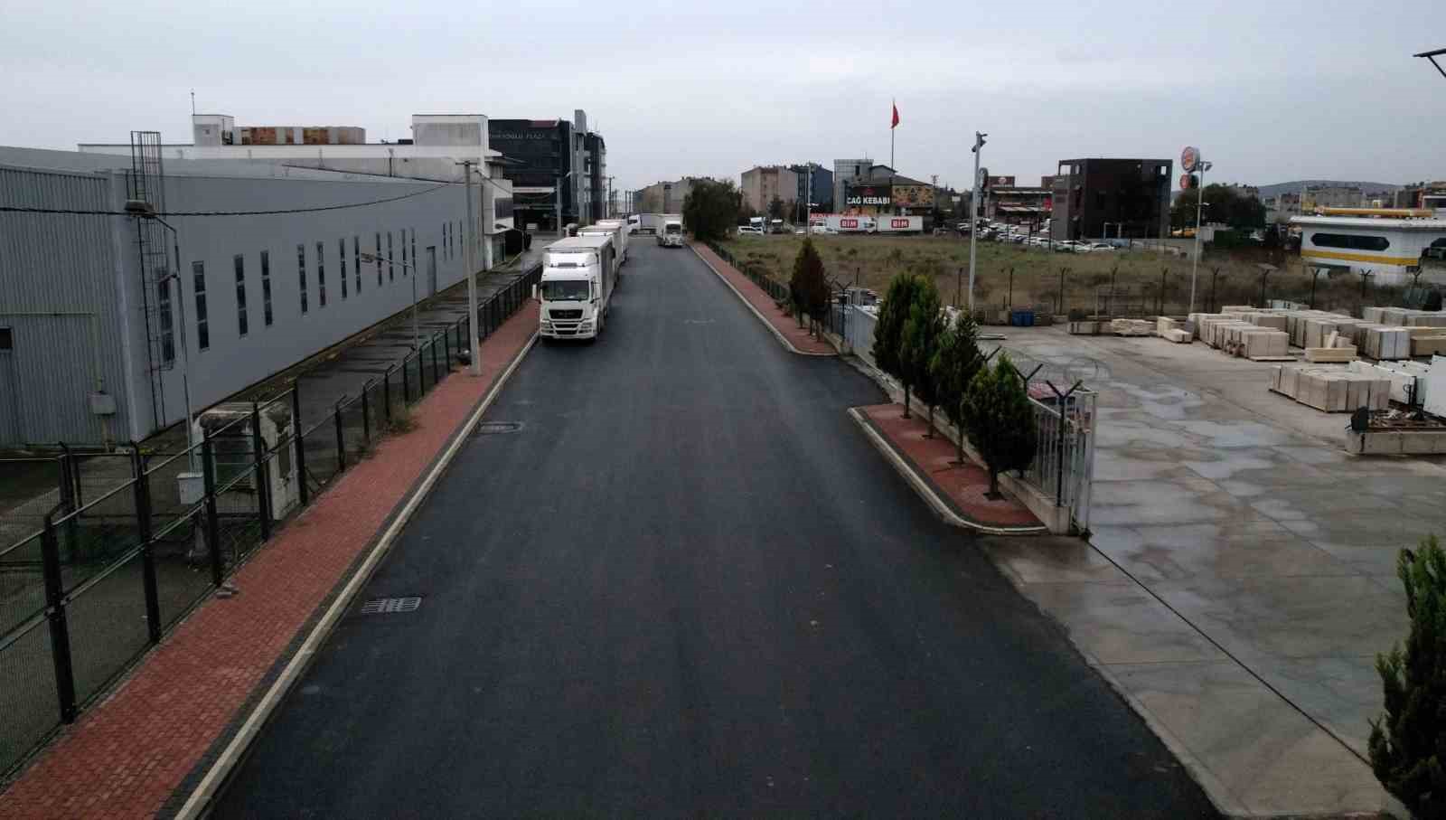 Çayırova’da hal binasına ulaşım güçlendirildi
