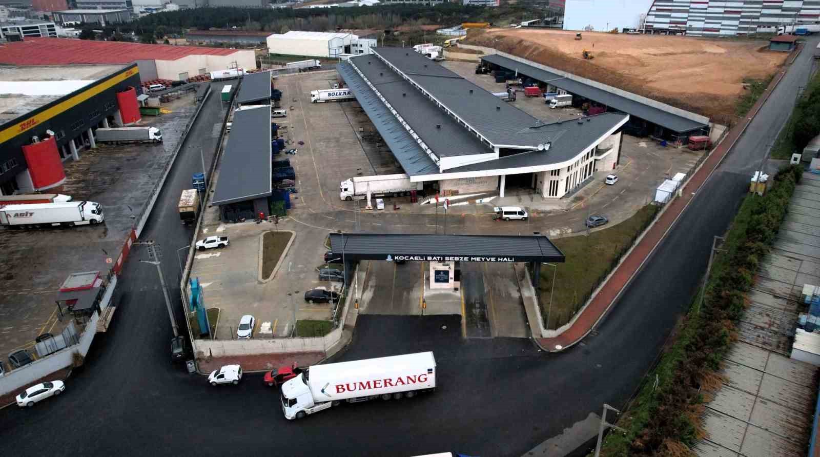 Çayırova’da hal binasına ulaşım güçlendirildi
