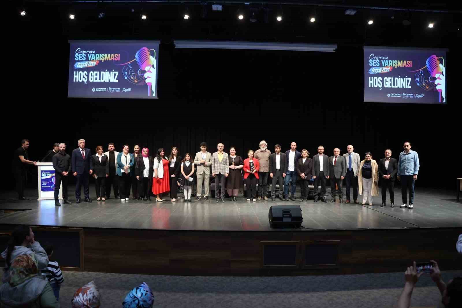 Çayırova’da ilk kez düzenlenen ses yarışmasında şampiyon belli oldu
Çayırova’da ilk kez düzenlenen ses yarışmasında şampiyon belli oldu