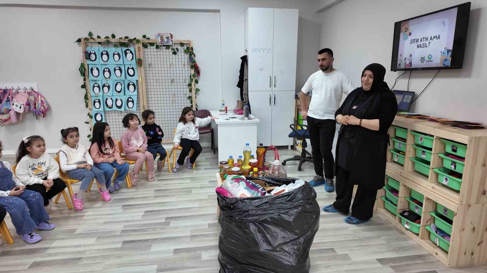 Çayırova’da minik çevrecilere "sıfır atık" eğitimi
