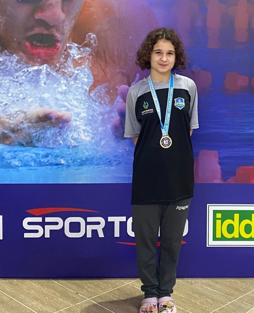 Çayırovalı yüzücüler yarışlardan 27 madalyayla döndü
