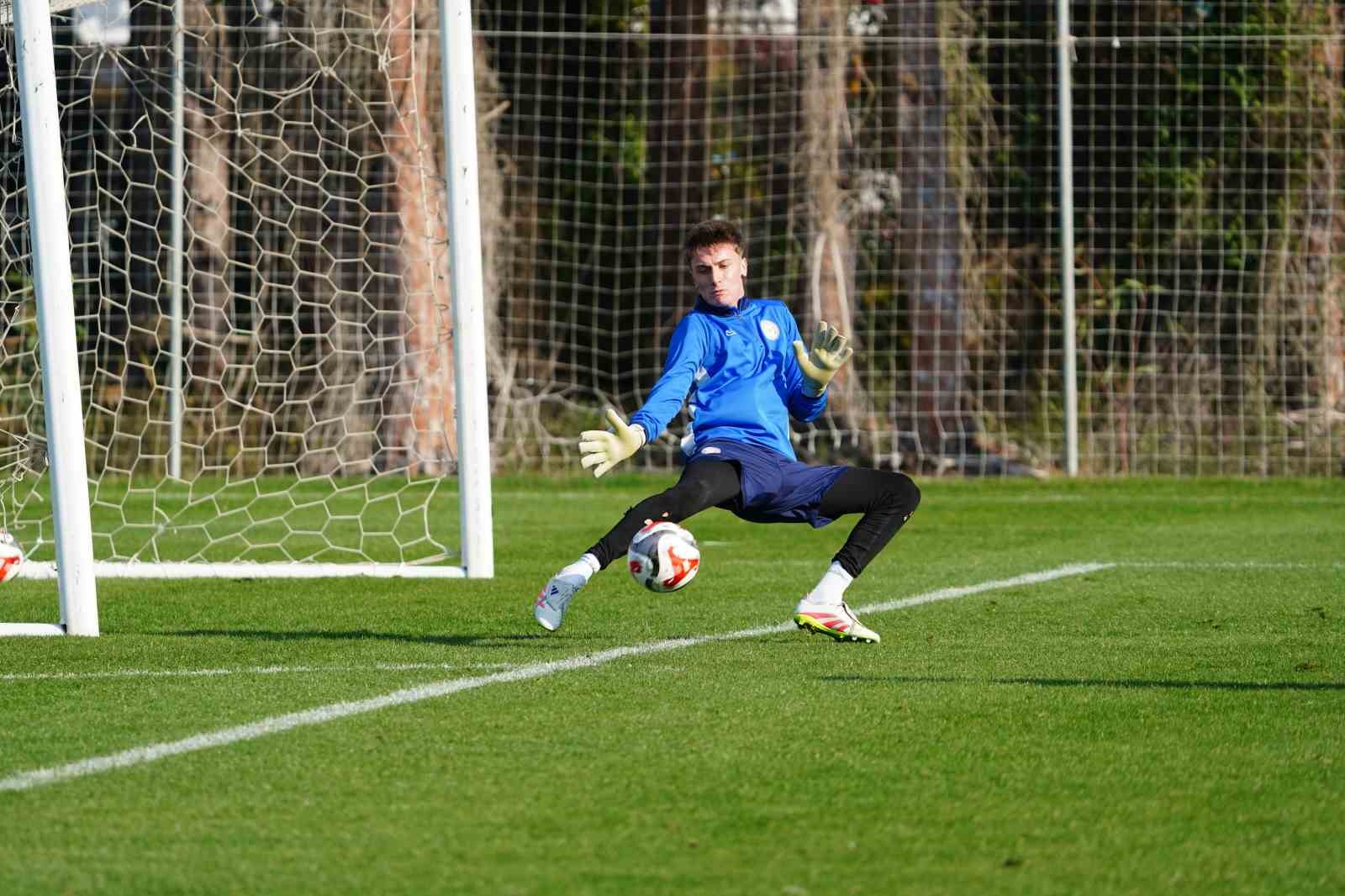 Çaykur Rizespor 2. devre hazırlıklarını sürdürüyor
