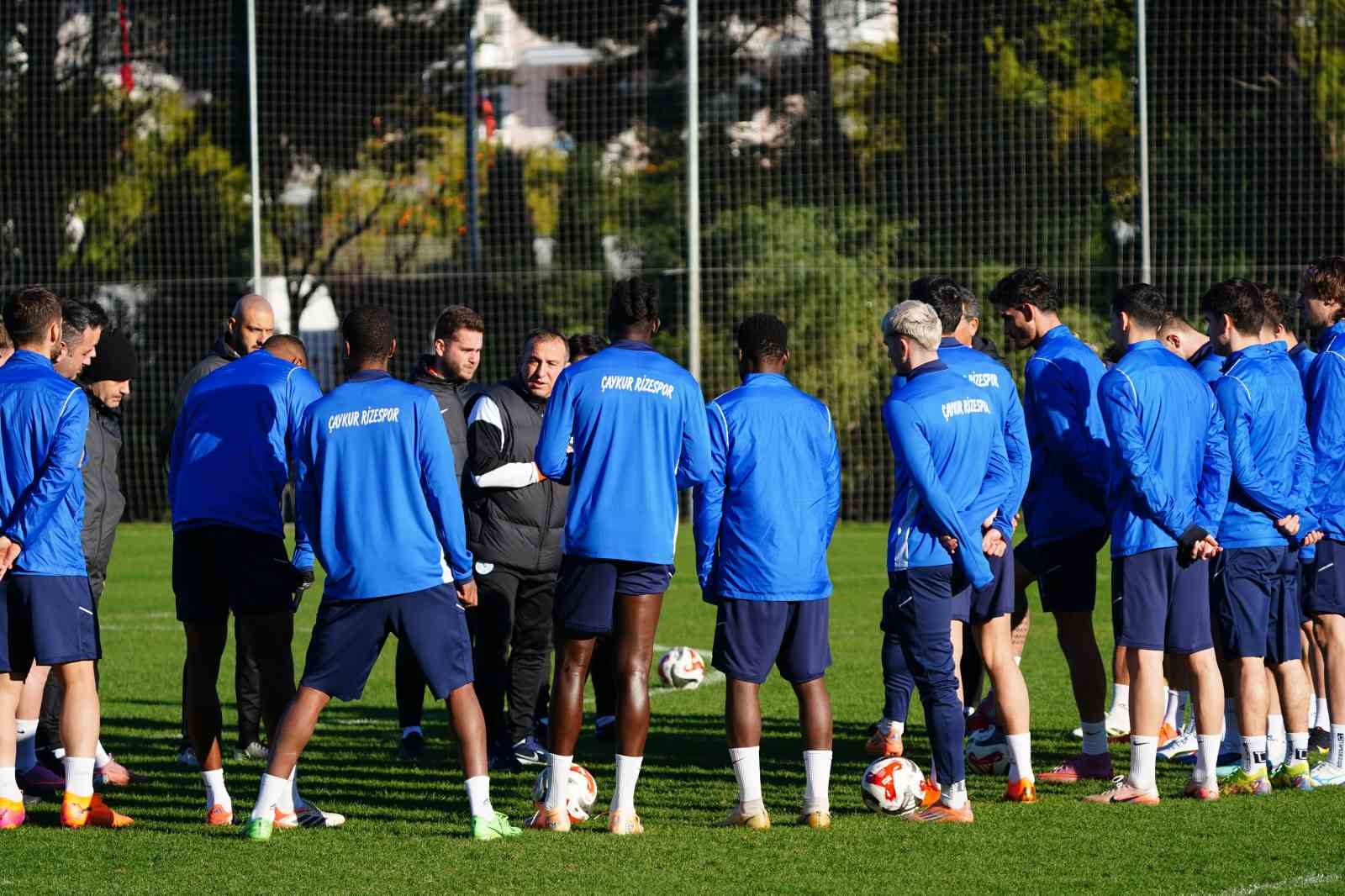 Çaykur Rizespor, Antalya kampını tamamladı
