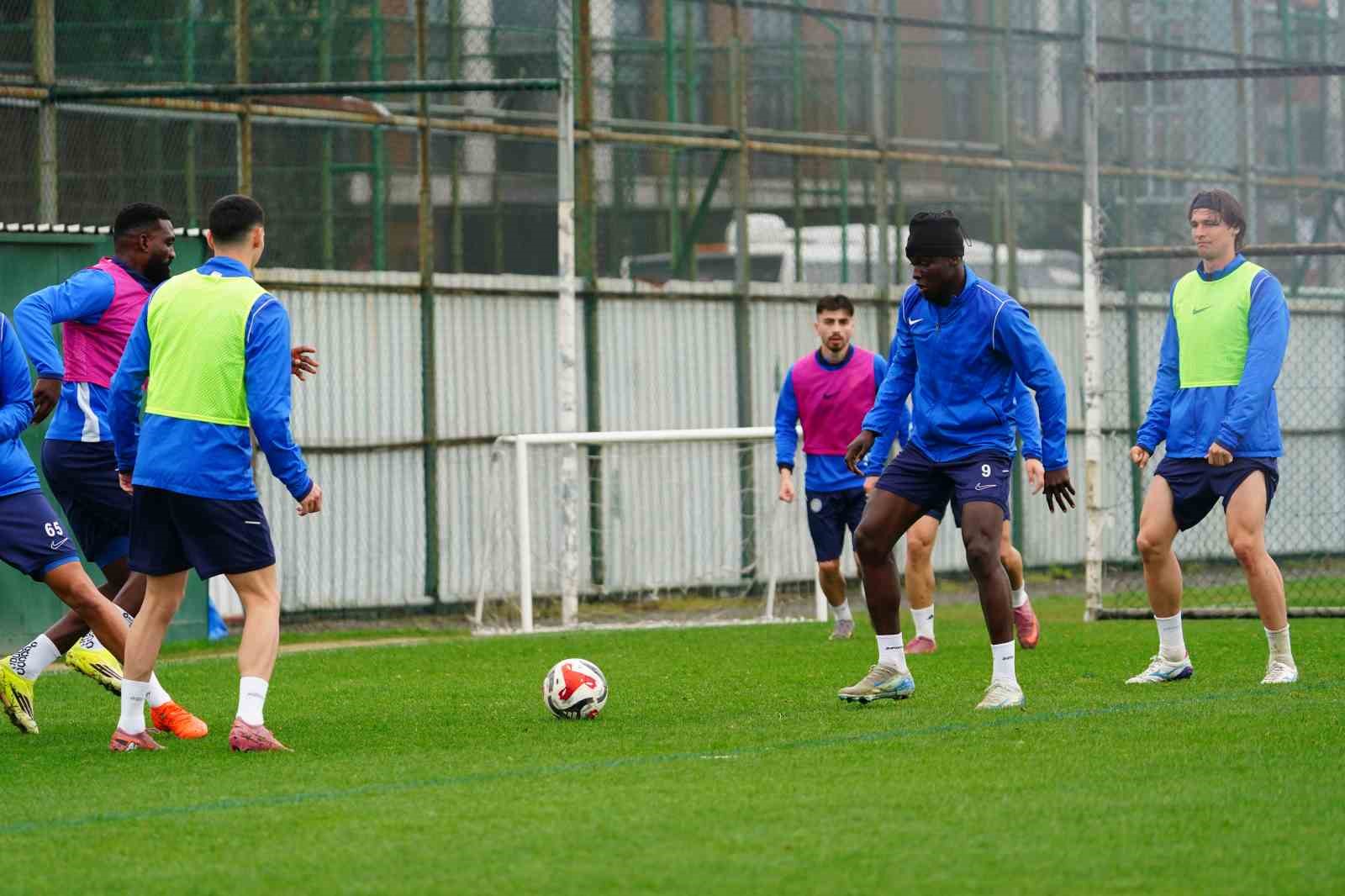 Çaykur Rizespor, ertelenen Samsunspor maçı hazırlıkları başladı
