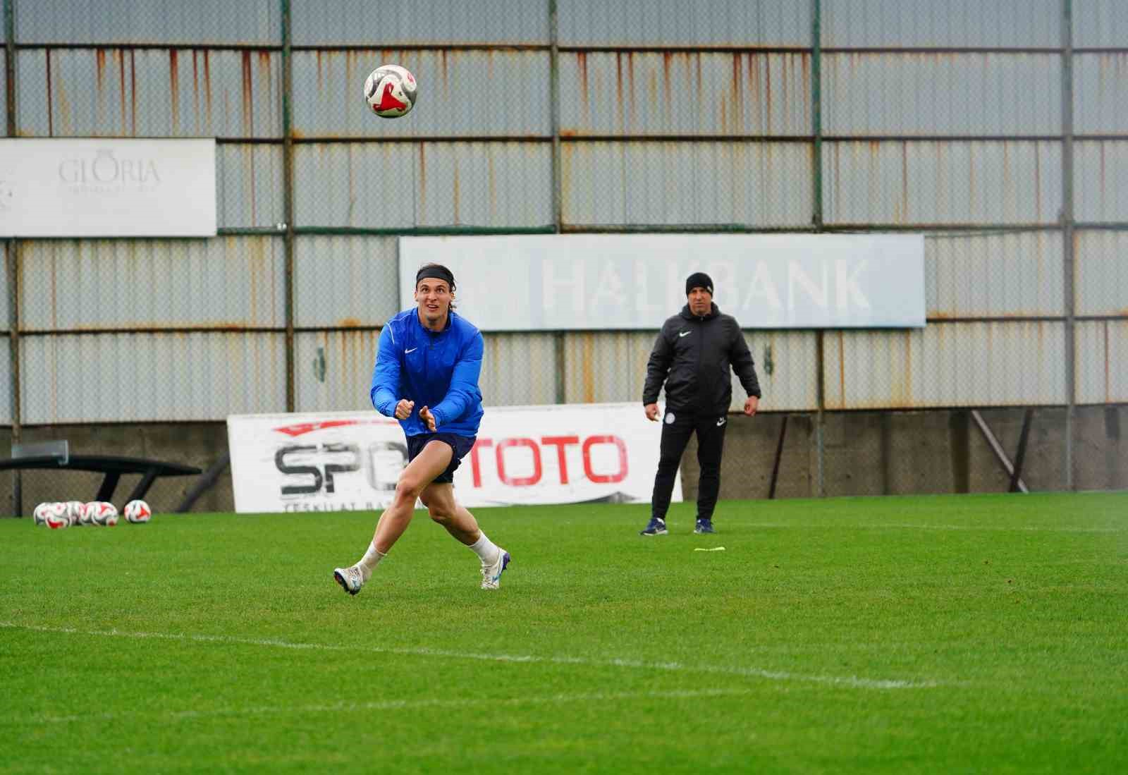 Çaykur Rizespor, ertelenen Samsunspor maçı hazırlıkları başladı
