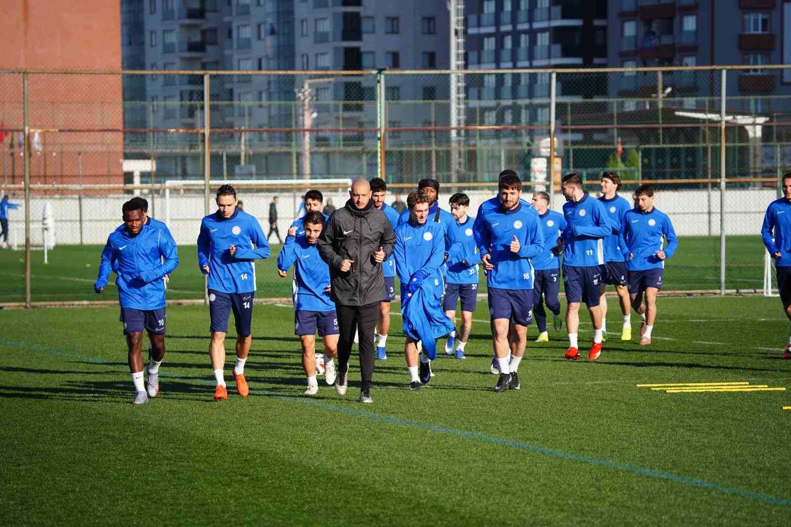 Çaykur Rizespor, Trabzonspor hazırlıklarına başladı
