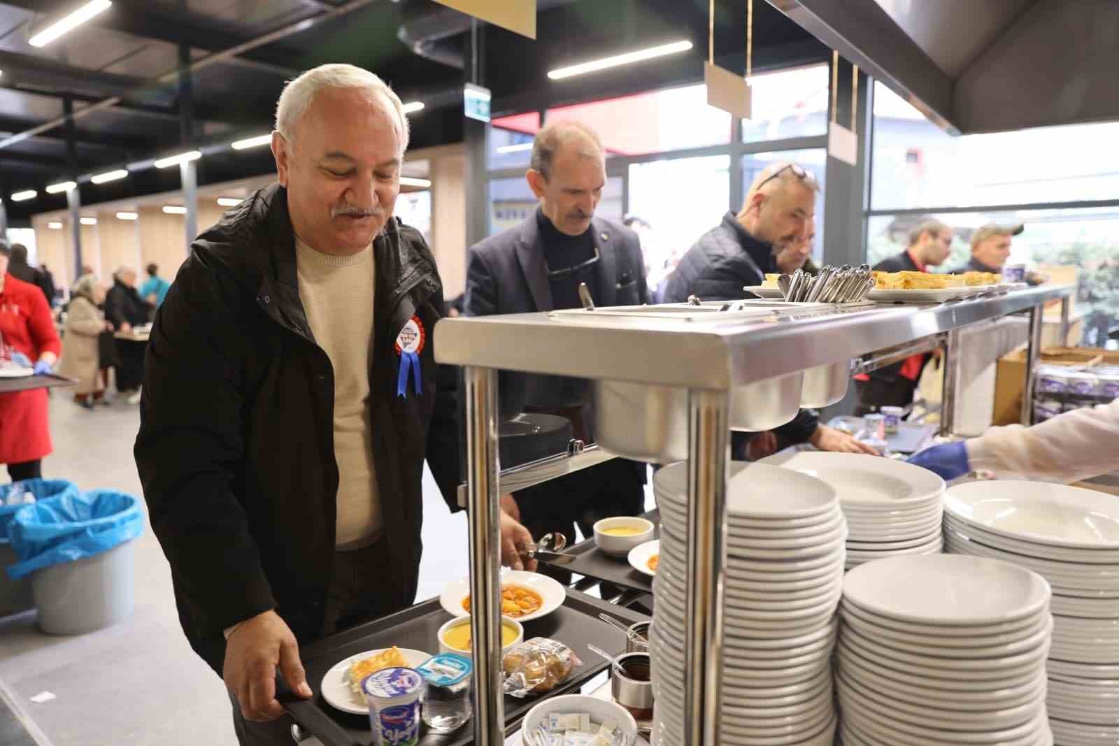 Çekmeköy Kent Lokantası hizmete başladı
