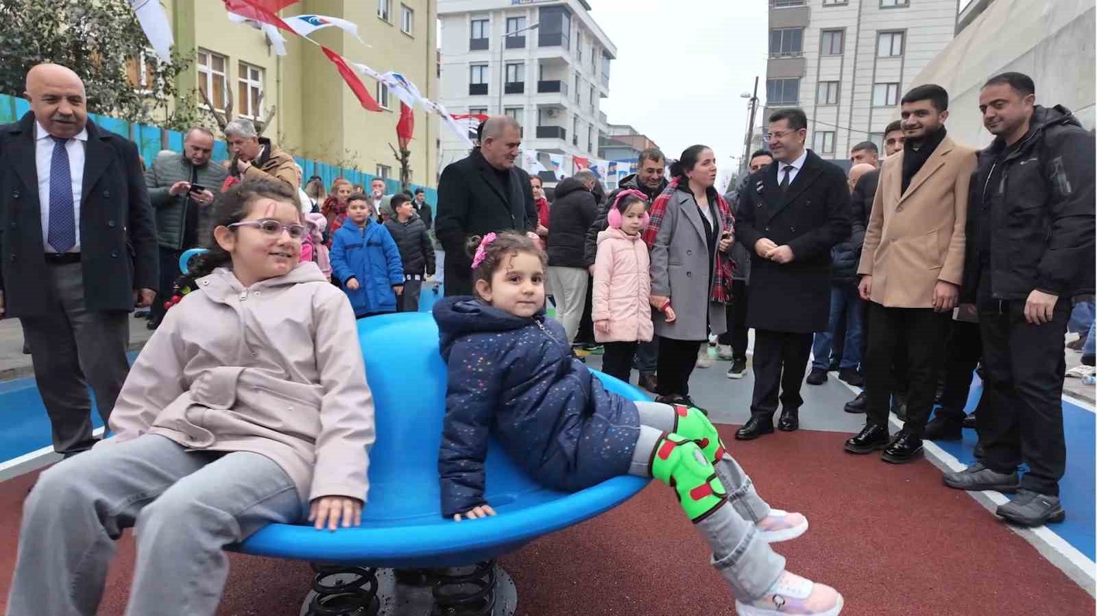 Çekmeköy’de "Susam Sokağı" hizmete açıldı
Çekmeköy’de "Susam Sokağı" hizmete açıldı