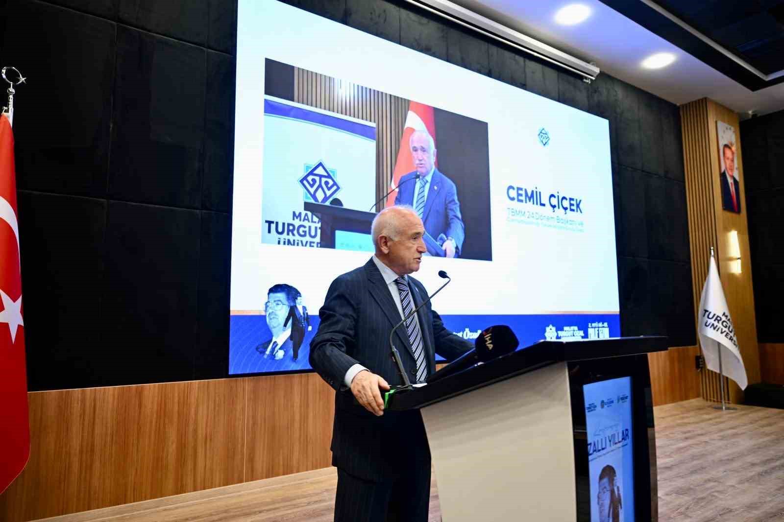 Cemil Çiçek: "Özal Türkiye’ye çağ atlattı, üç temel özgürlükle dönüşüm sağladı"
