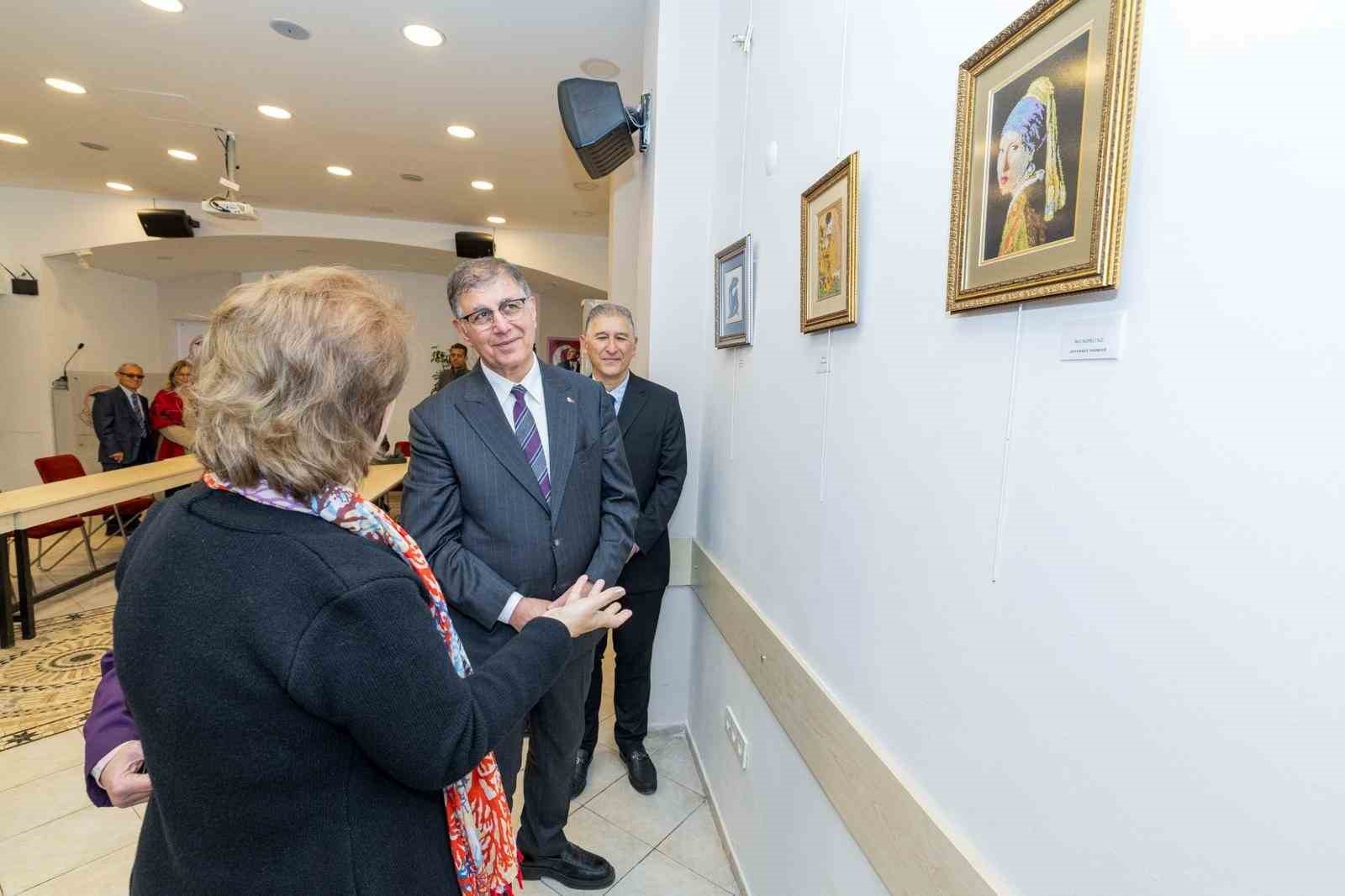 Cemil Tugay’dan sağlık emekçilerine teşekkür
