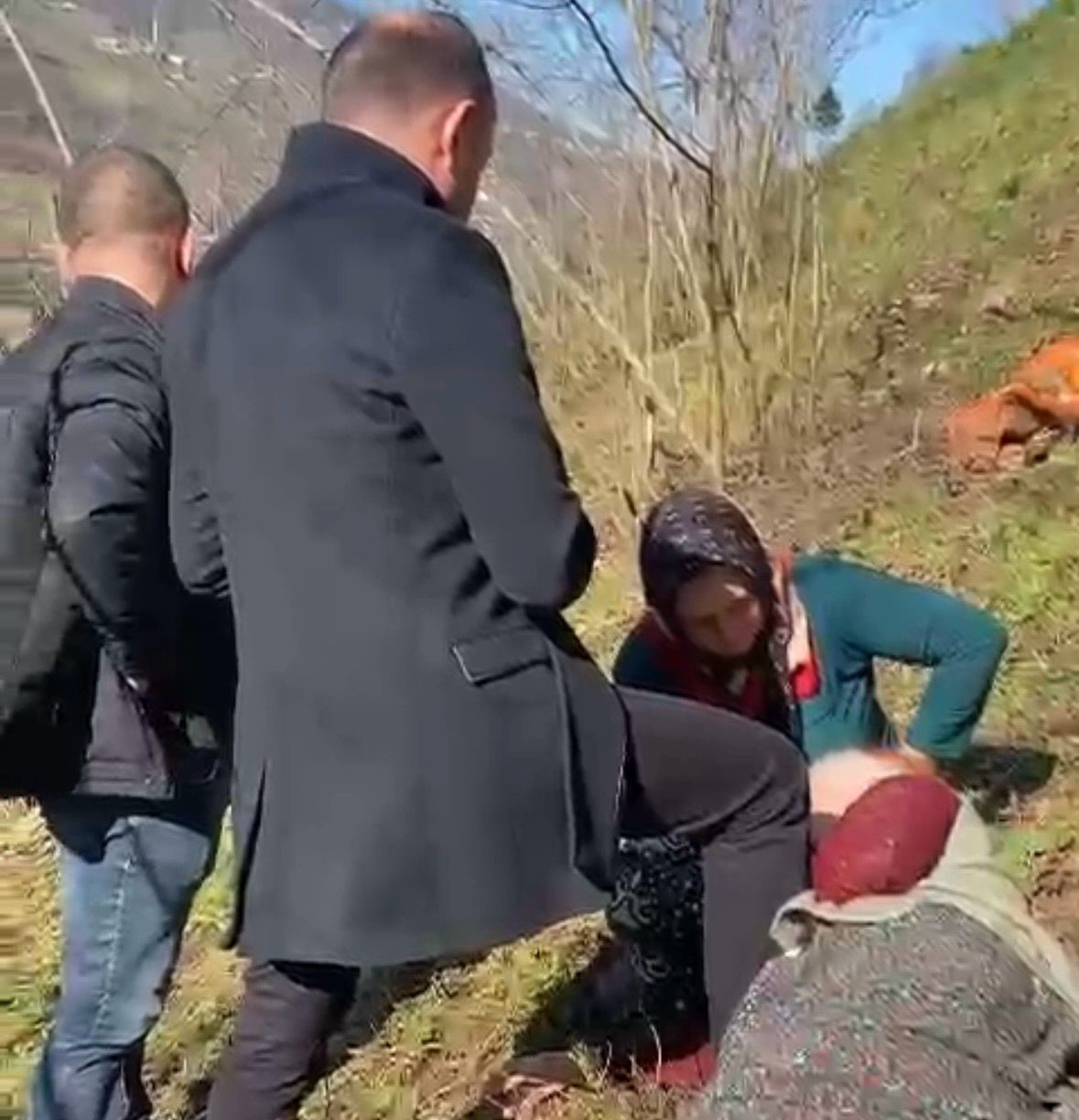 Cenazeye giderken hayat kurtardılar
