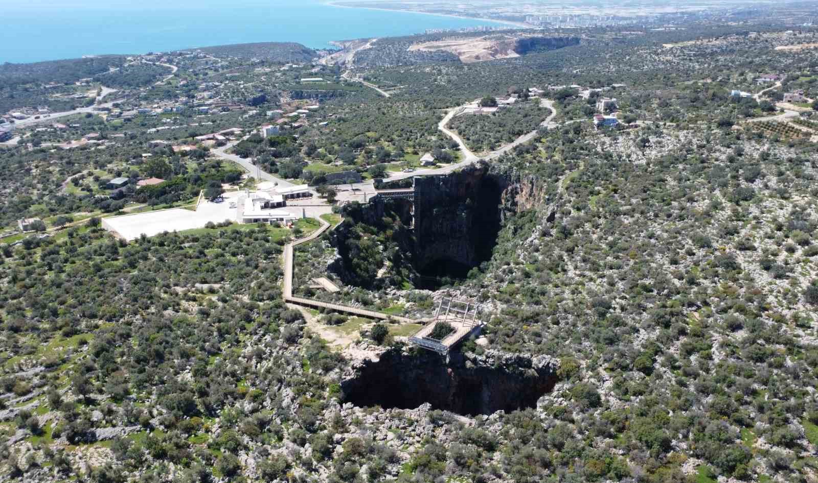 Cennet Obruğu’ndan 13 yıl sonra su çıktı
