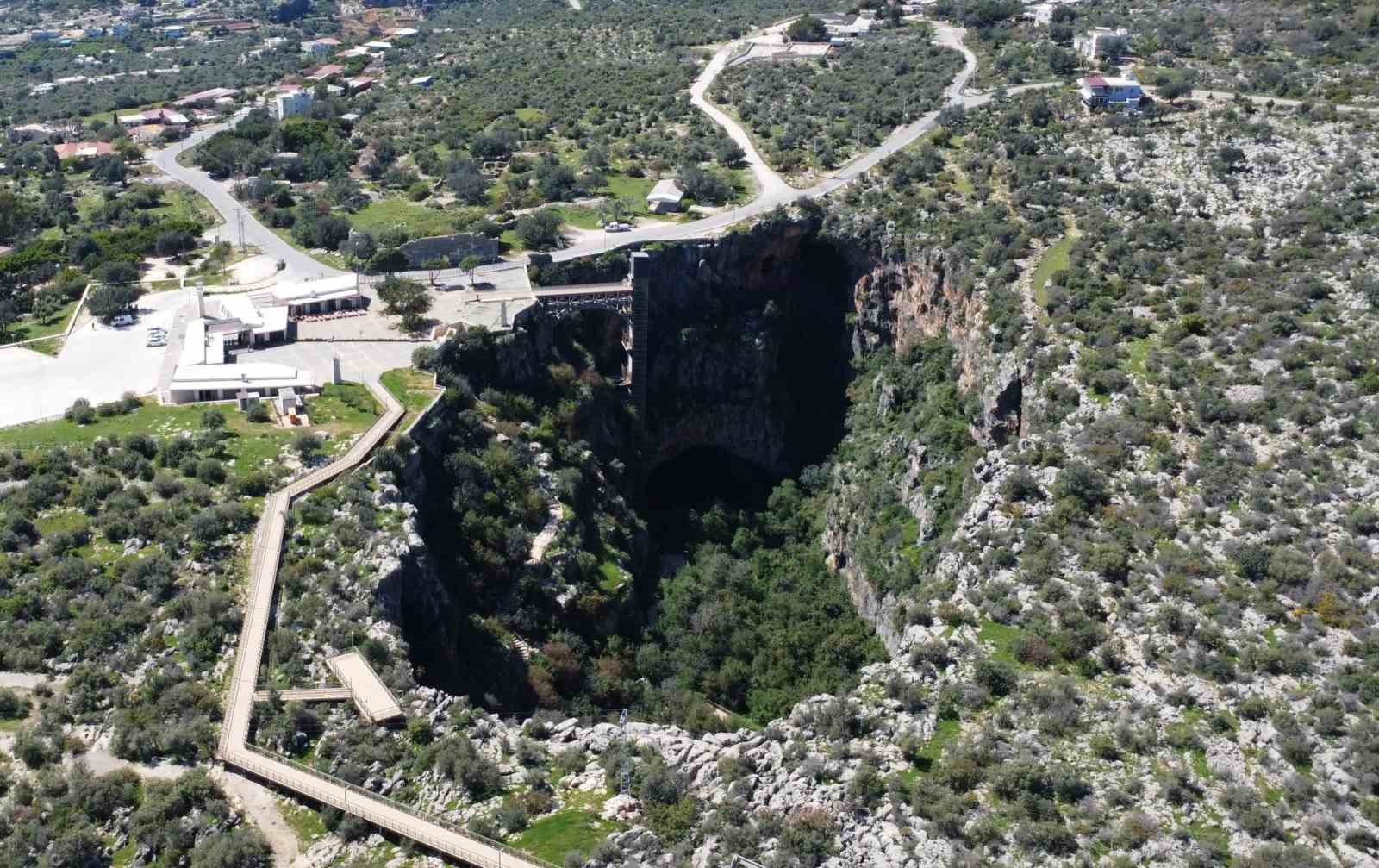 Cennet Obruğu’ndan 13 yıl sonra su çıktı
