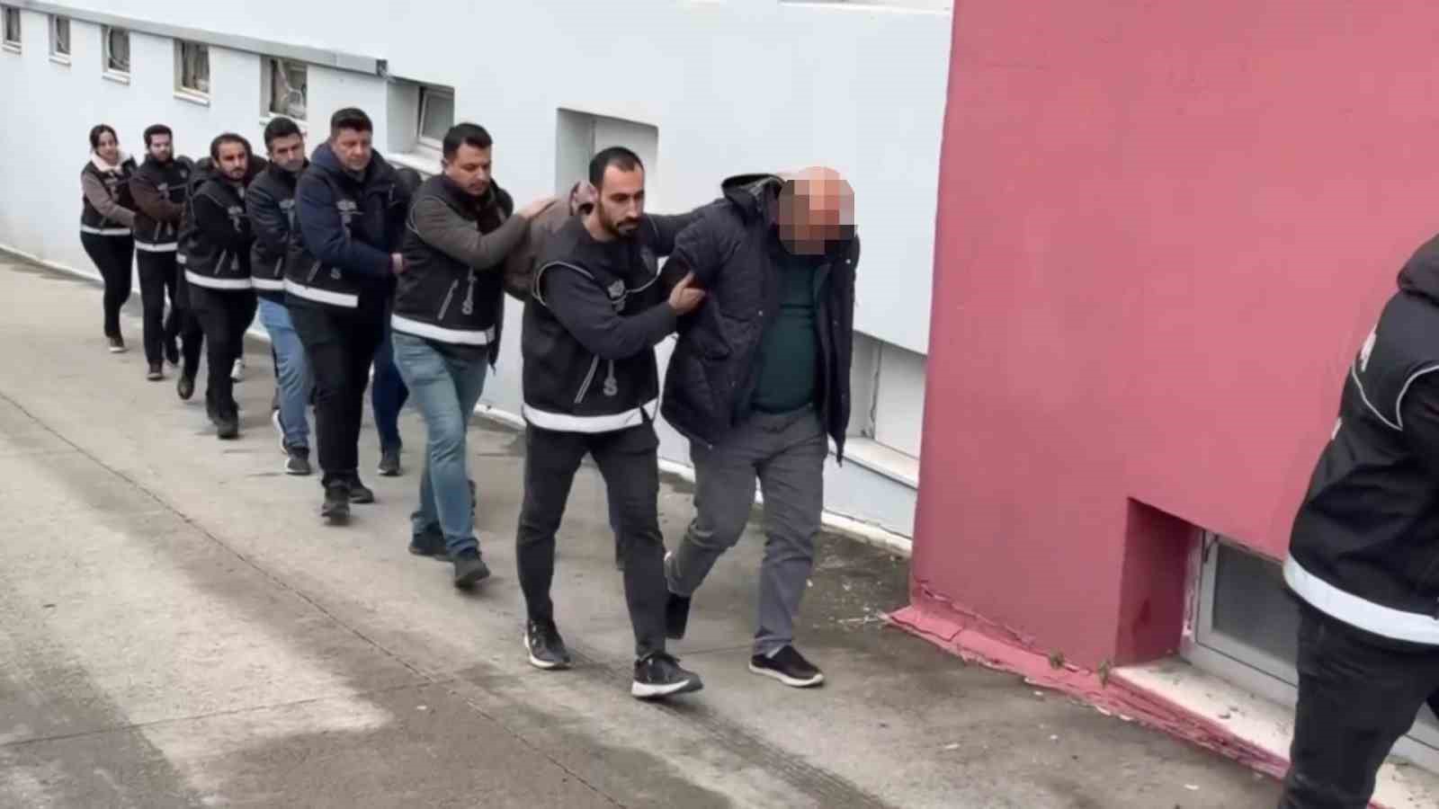 Cep telefonu bayii ve kuyumcu görünümlü tefecilik iddiası: 11 gözaltı
