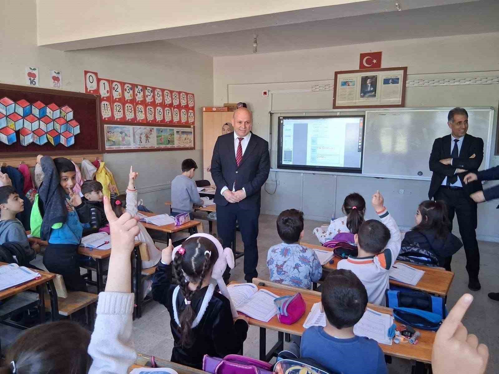 Çermik Milli Eğitim Müdürü Baran okulları denetledi
