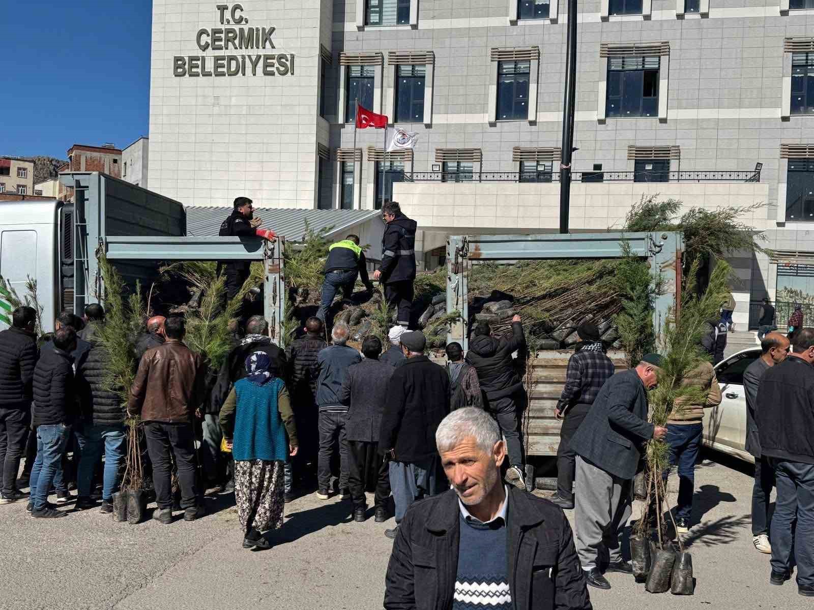 Çermik’te çiftçilere 10 bin adet fidan
