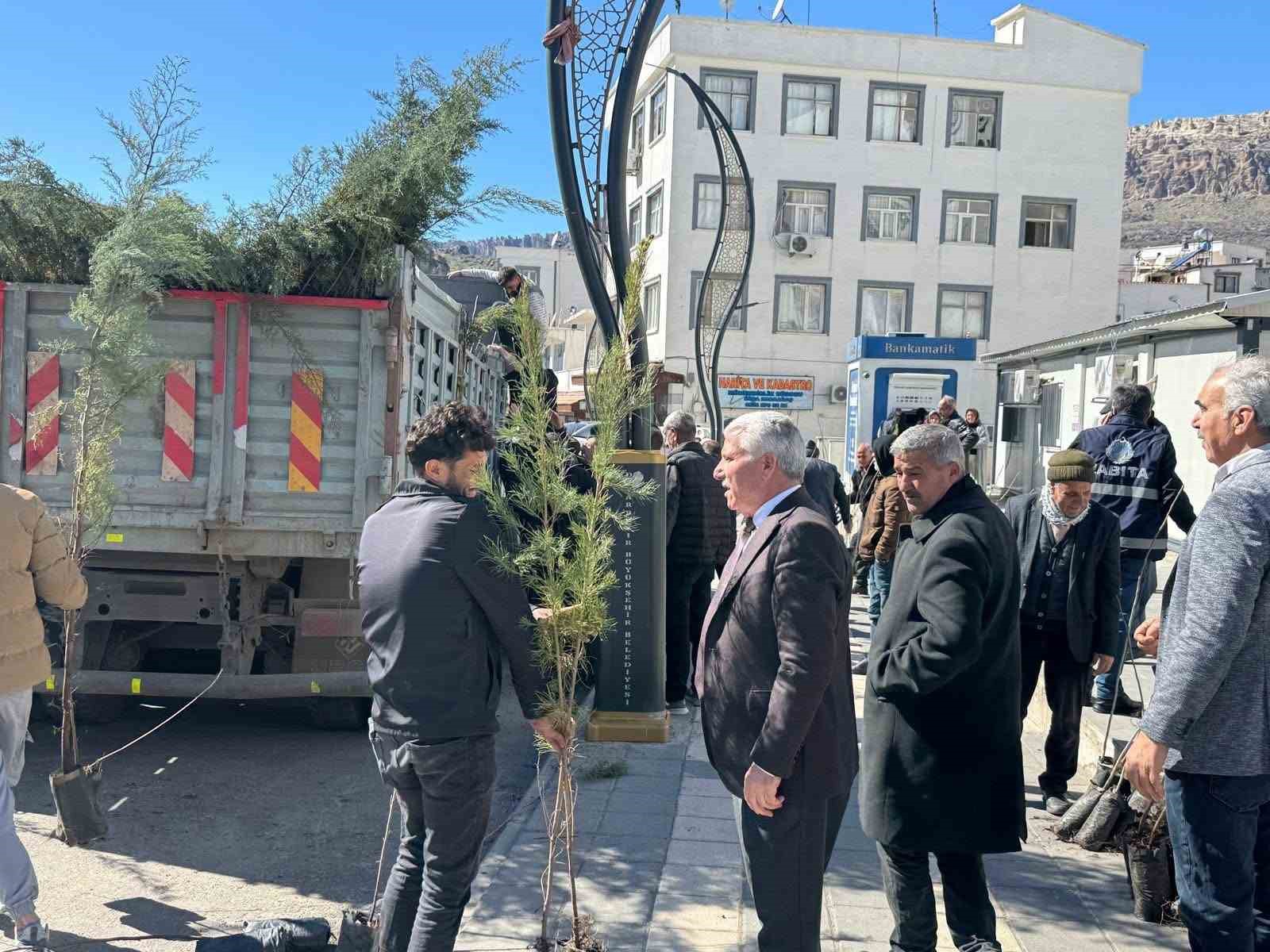Çermik’te çiftçilere 10 bin adet fidan
