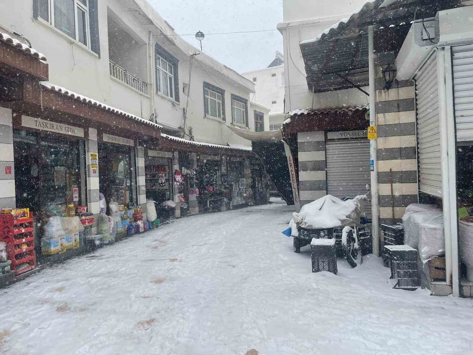 Çermik’te kar esareti
