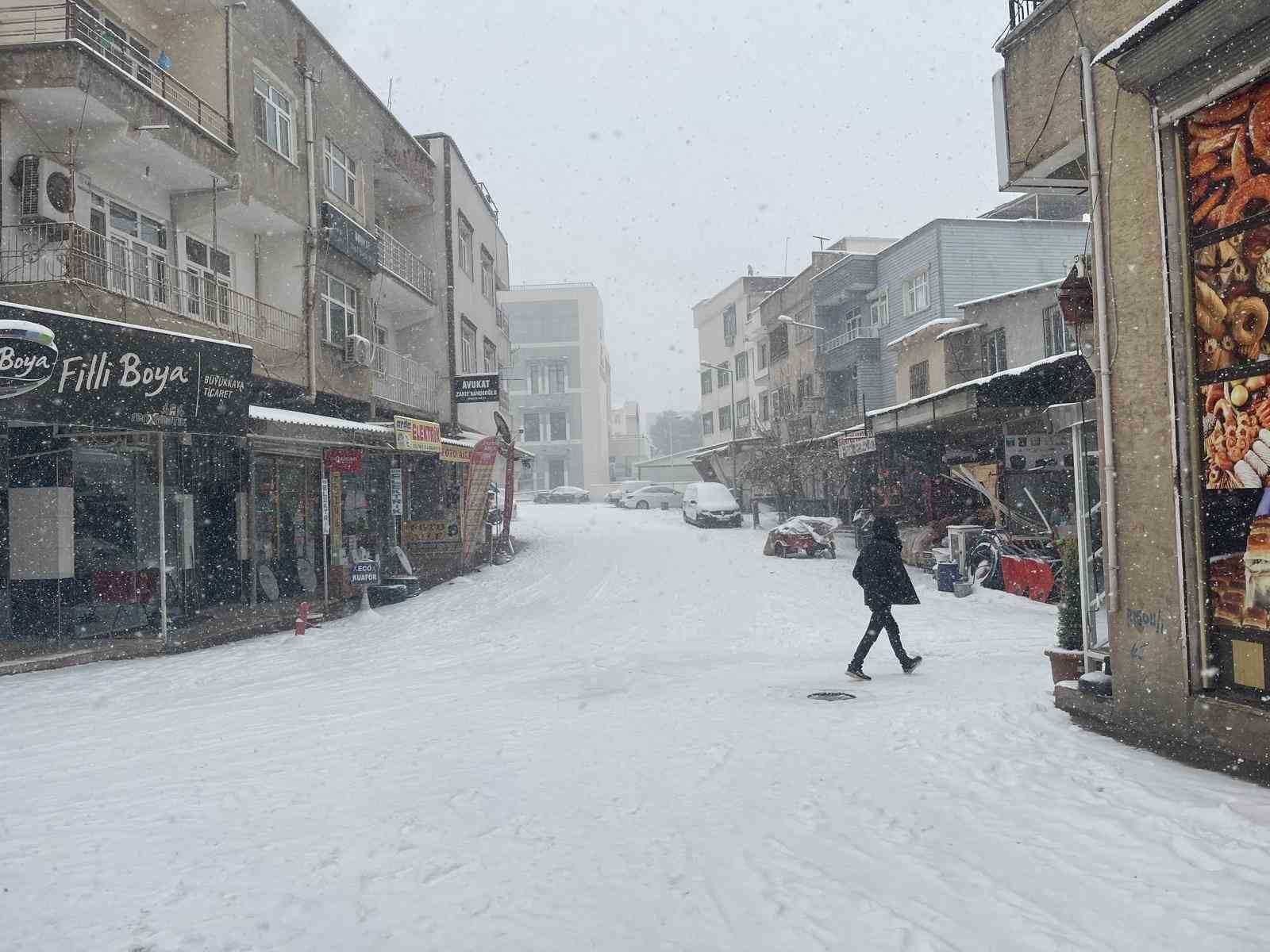 Çermik’te kar esareti
