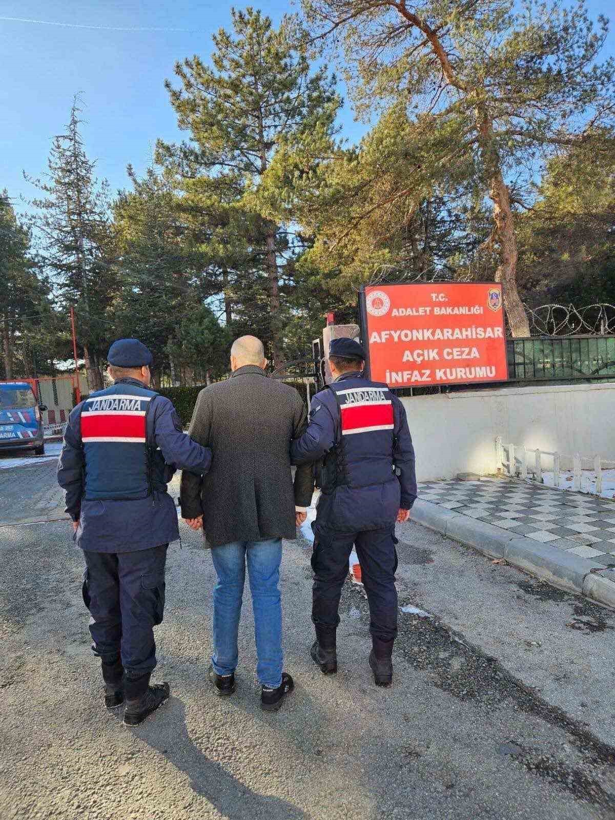 Çeşitli suçlardan aranan 24 kişiyi jandarma yakaladı
