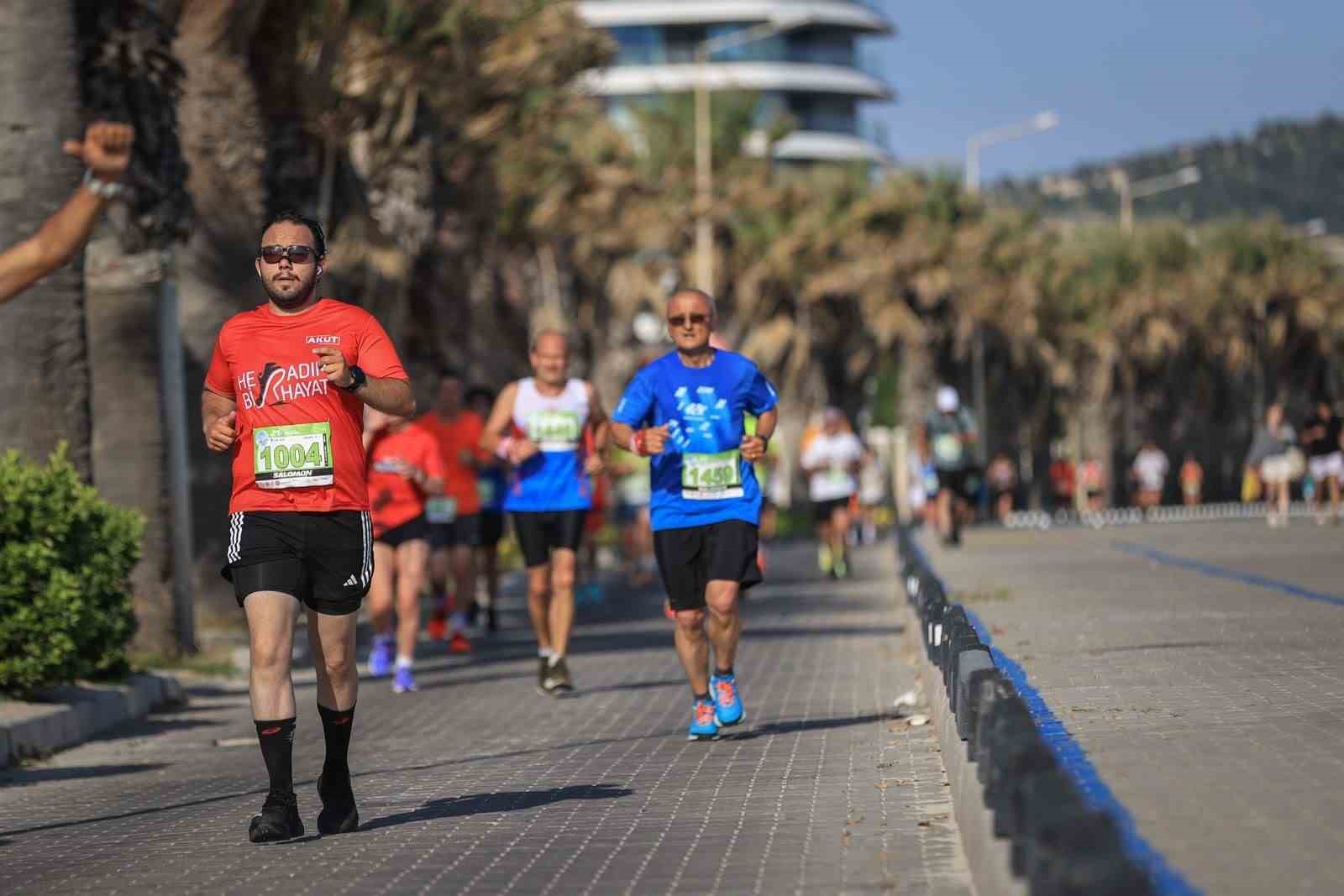 Çeşme Yarı Maratonu Ege’nin ritmini koşuya taşıyacak
Çeşme Yarı Maratonu Ege’nin ritmini koşuya taşıyacak