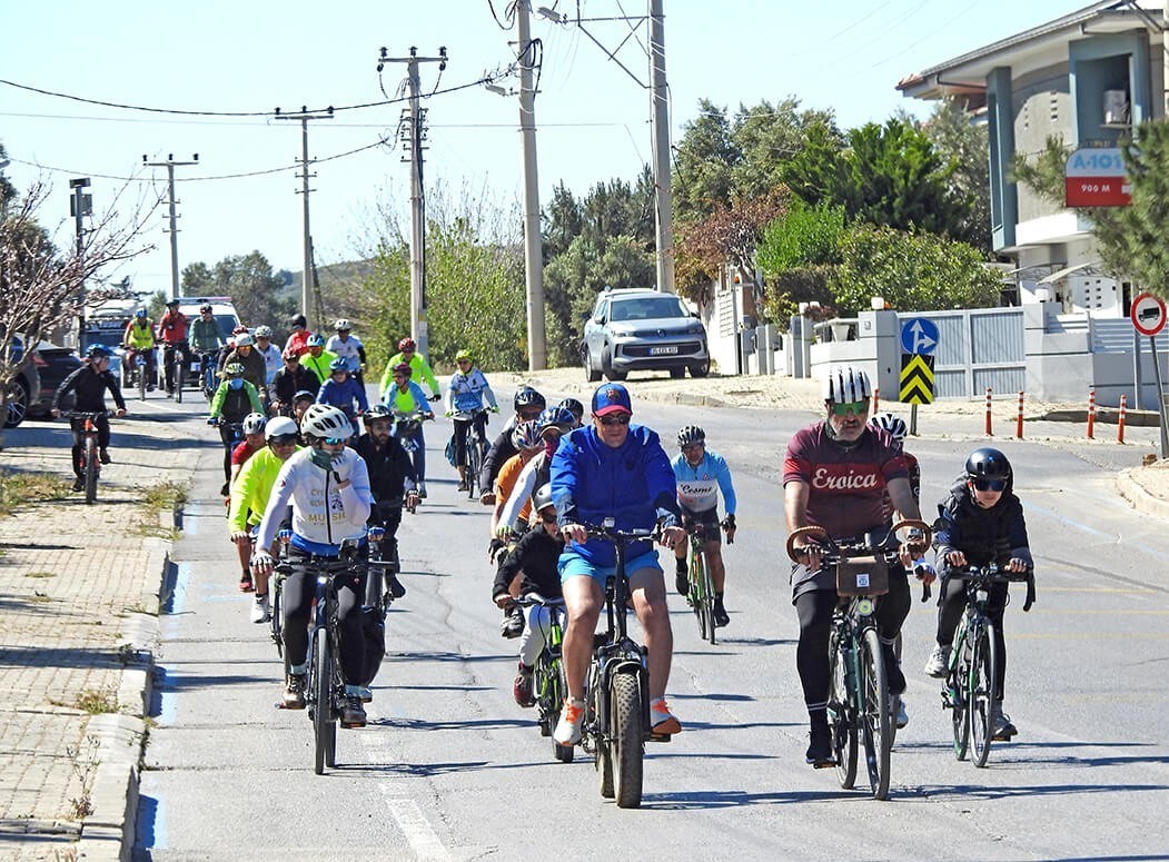 Çeşme’de pedallar, Aydın Apaydın anısına döndü
