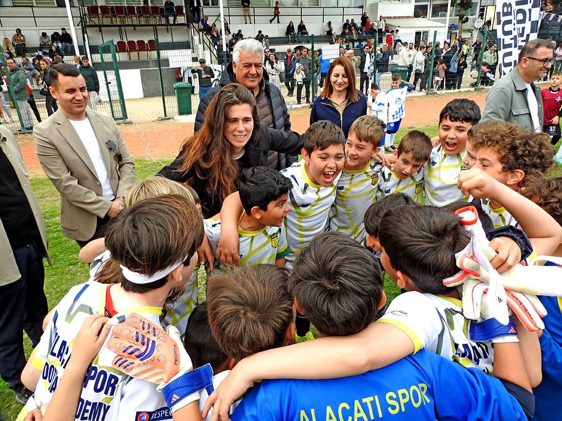 Çeşme’de U9 Futbol Festivali Coşkusu
