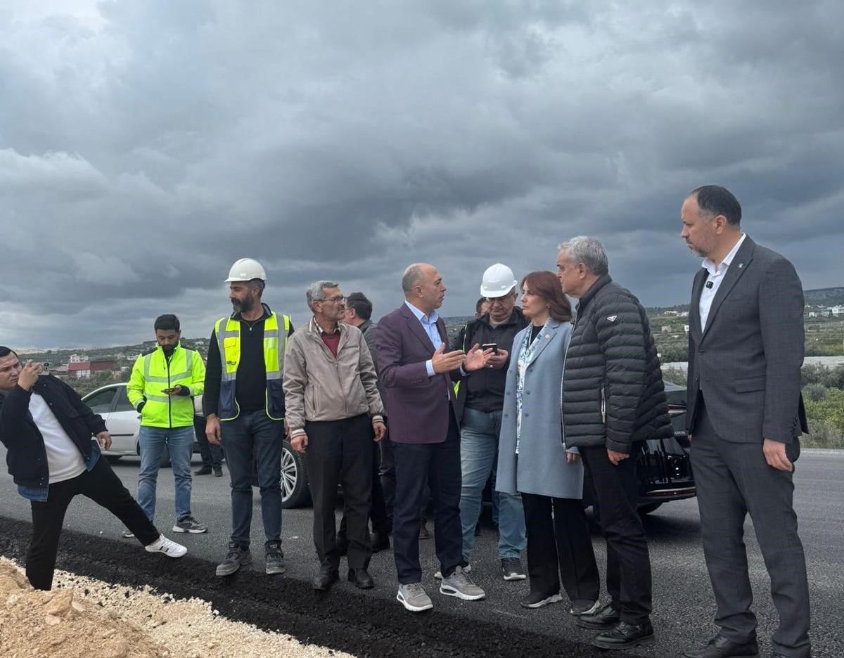 Çeşmeli- Kızkalesi Otoyolunda çalışmalar yerinde incelendi
Çeşmeli- Kızkalesi Otoyolunda çalışmalar yerinde incelendi
