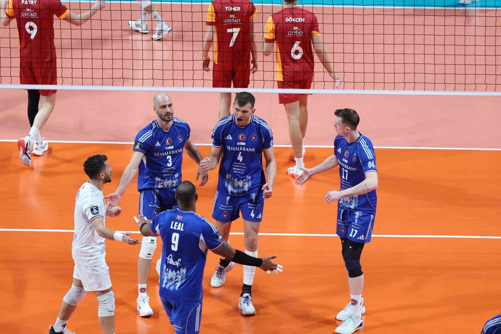 CEV Şampiyonlar Ligi: Galatasaray: 3 - Halkbank: 1
