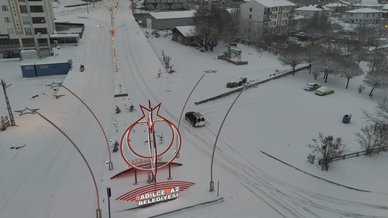 ‘Cevizler diyarı’ Adilcevaz’da kartpostallık kış manzarası
