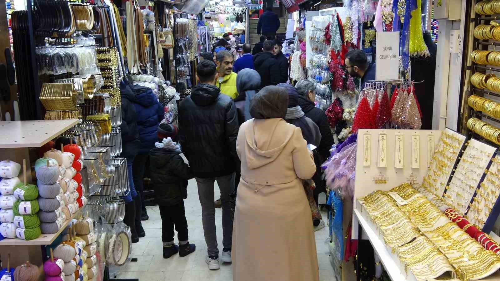 Çeyiz düzen kızların yolu bu çarşıdan geçiyor
