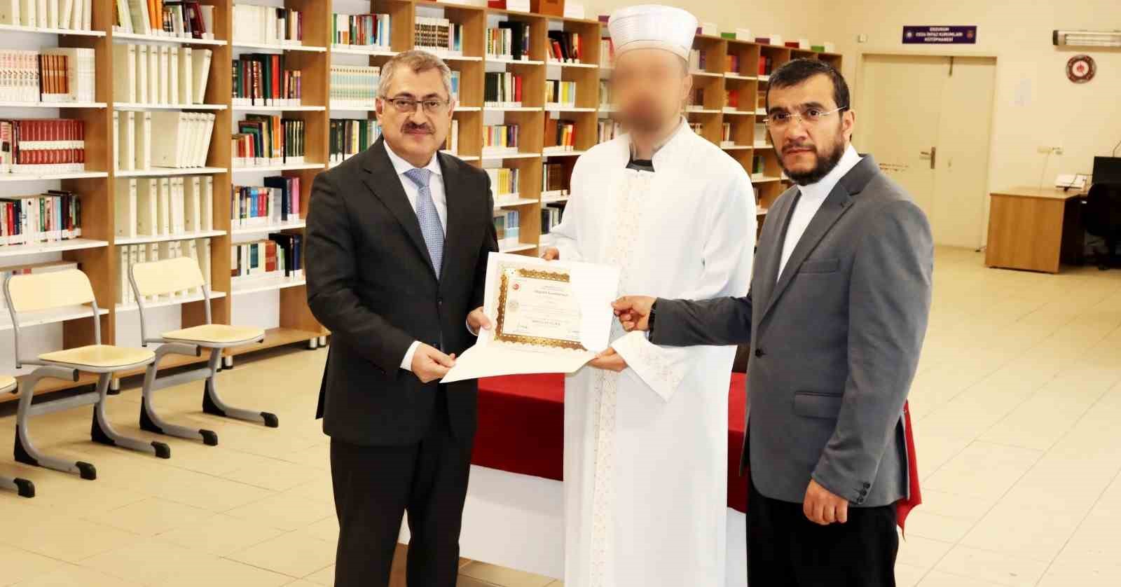 Cezaevinde hafız oldular
