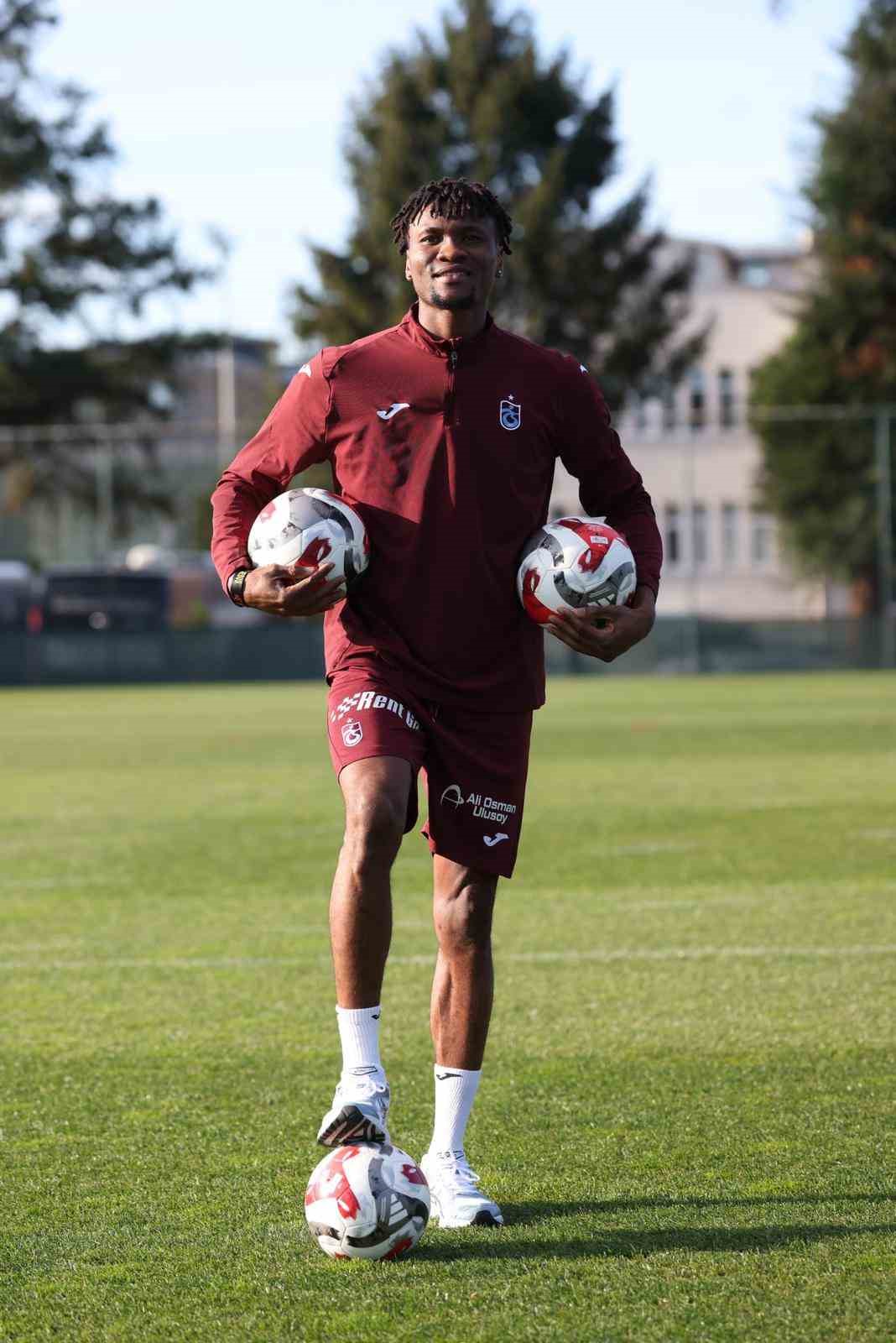 Chibuike Nwaiwu: "Trabzonspor’a gelerek doğru bir karar aldım"
Chibuike Nwaiwu: "Trabzonspor’a gelerek doğru bir karar aldım"